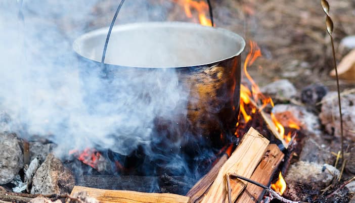 10 Easy Camping Meals for Kids and Families {stress free and easy camp food ideas}