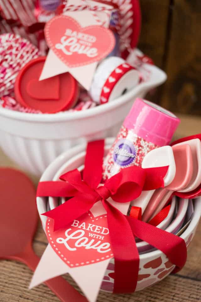 15 DIY Valentine's Day Basket Ideas