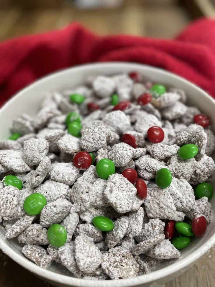 Christmas Muddy Buddies (Reindeer Chow)