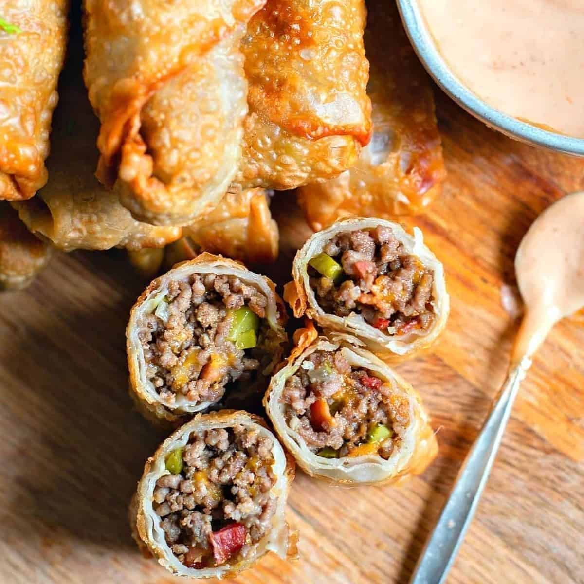 Cheeseburger Egg Rolls With Dipping Sauce