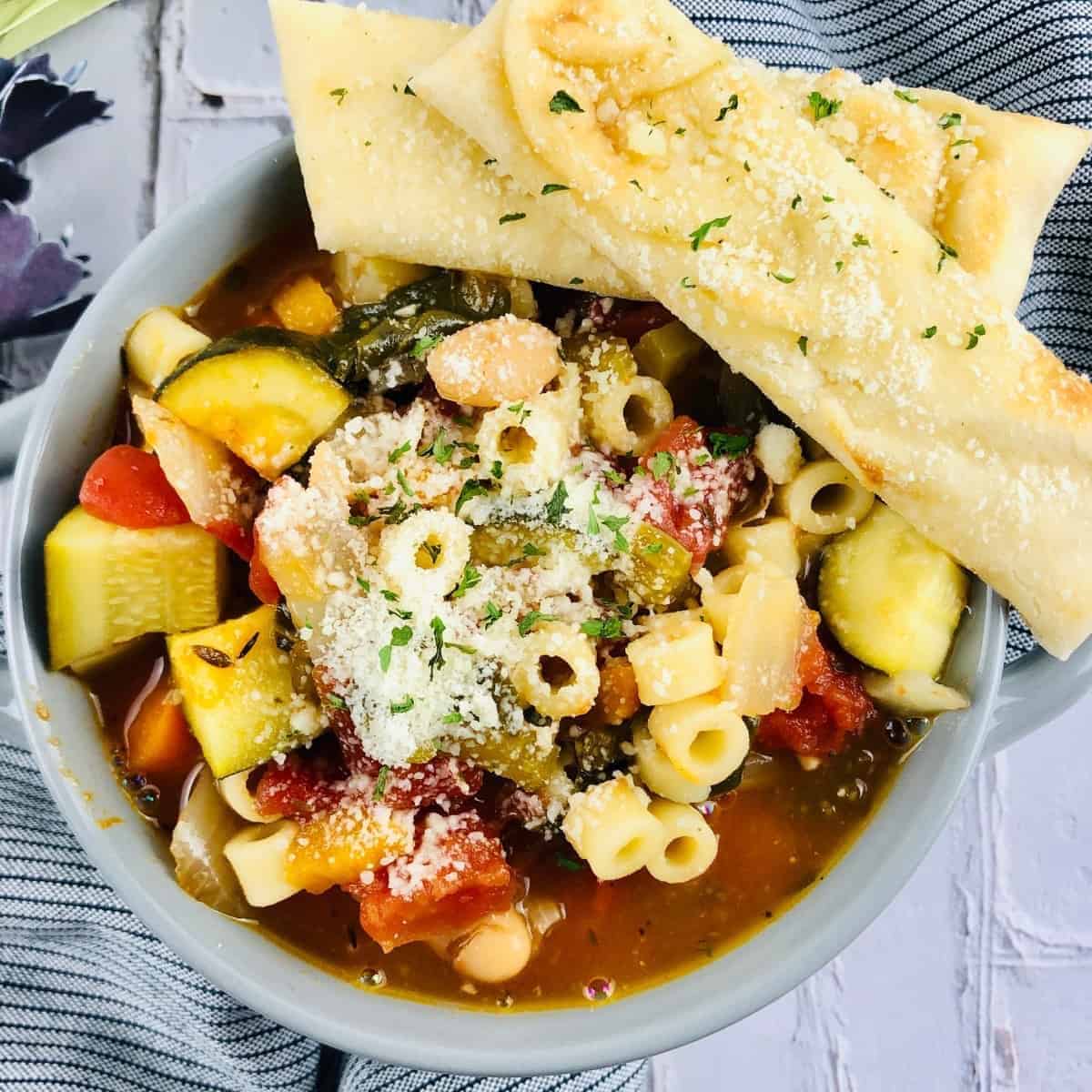 Classic Slow Cooker Minestrone Soup