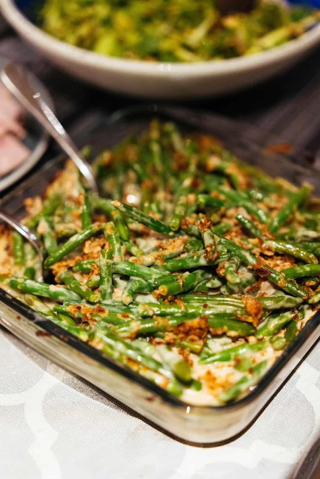 Creamy green bean casserole with crispy topping