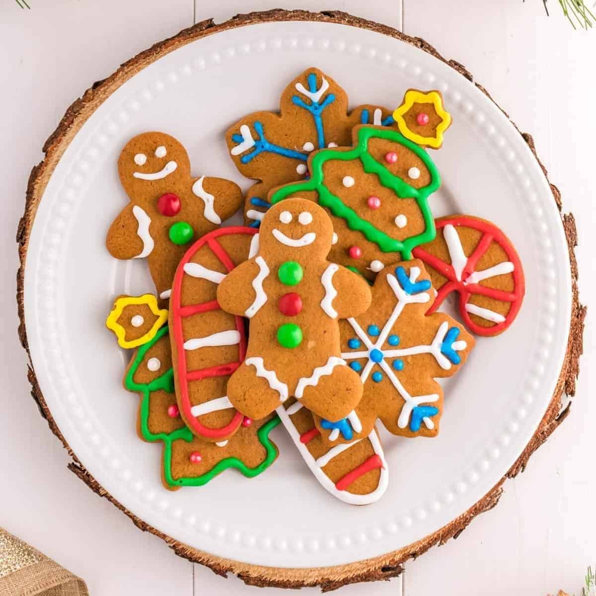 Easy Christmas Gingerbread Cookies Recipe Easy Christmas Gingerbread Cookies Recipe