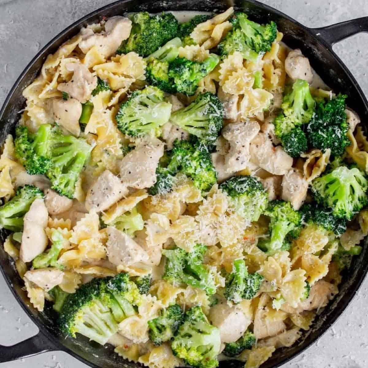 One Pot Chicken Broccoli Alfredo