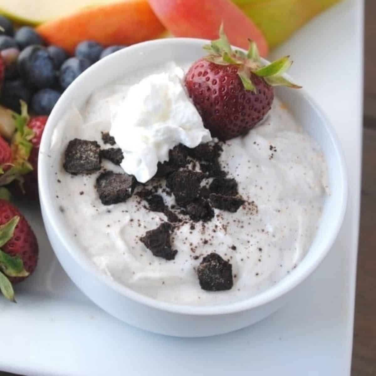 Cookies Cream Greek Yogurt Fruit Dip