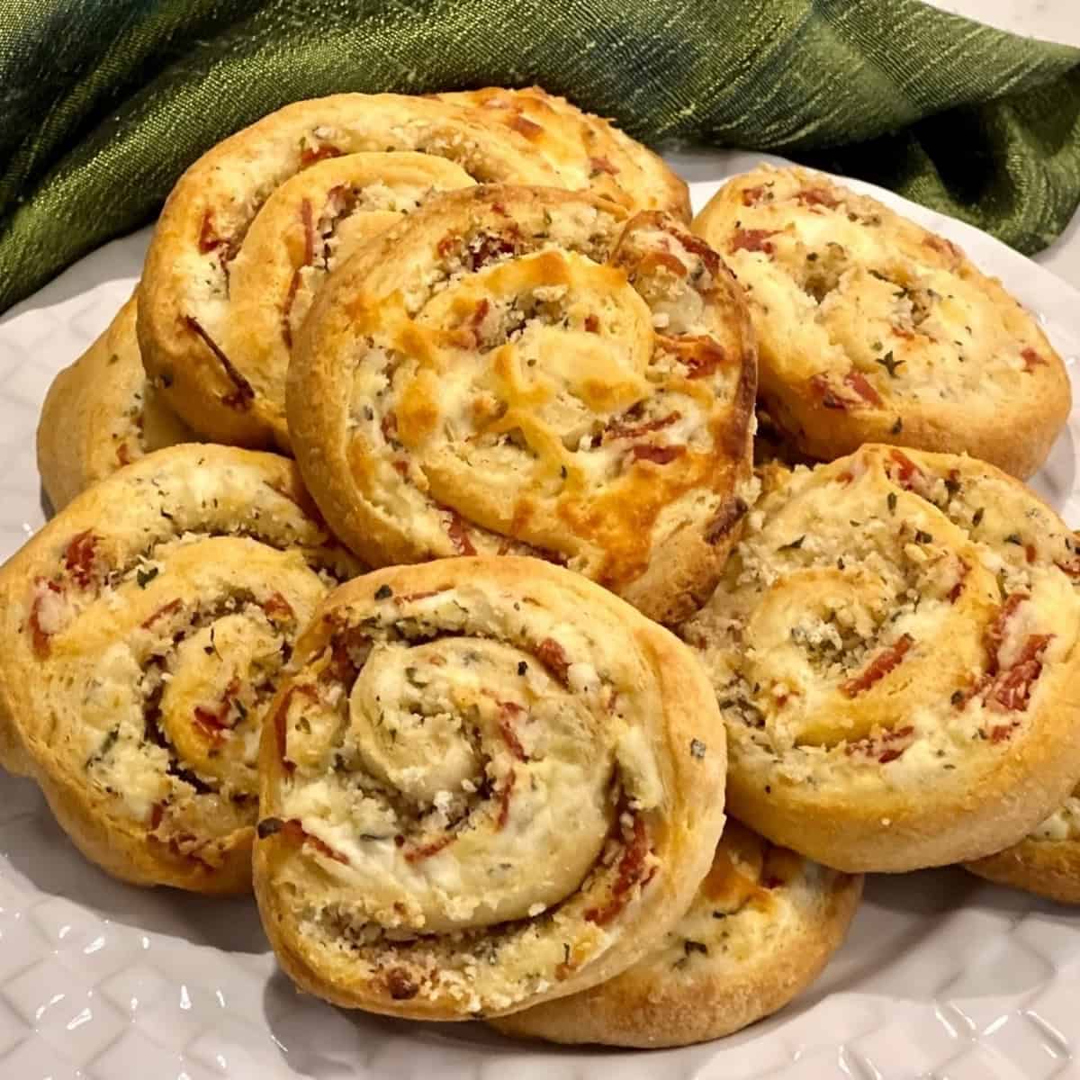 Cheesy Pepperoni Pinwheels 2 Cheesy Pepperoni Pinwheels 2