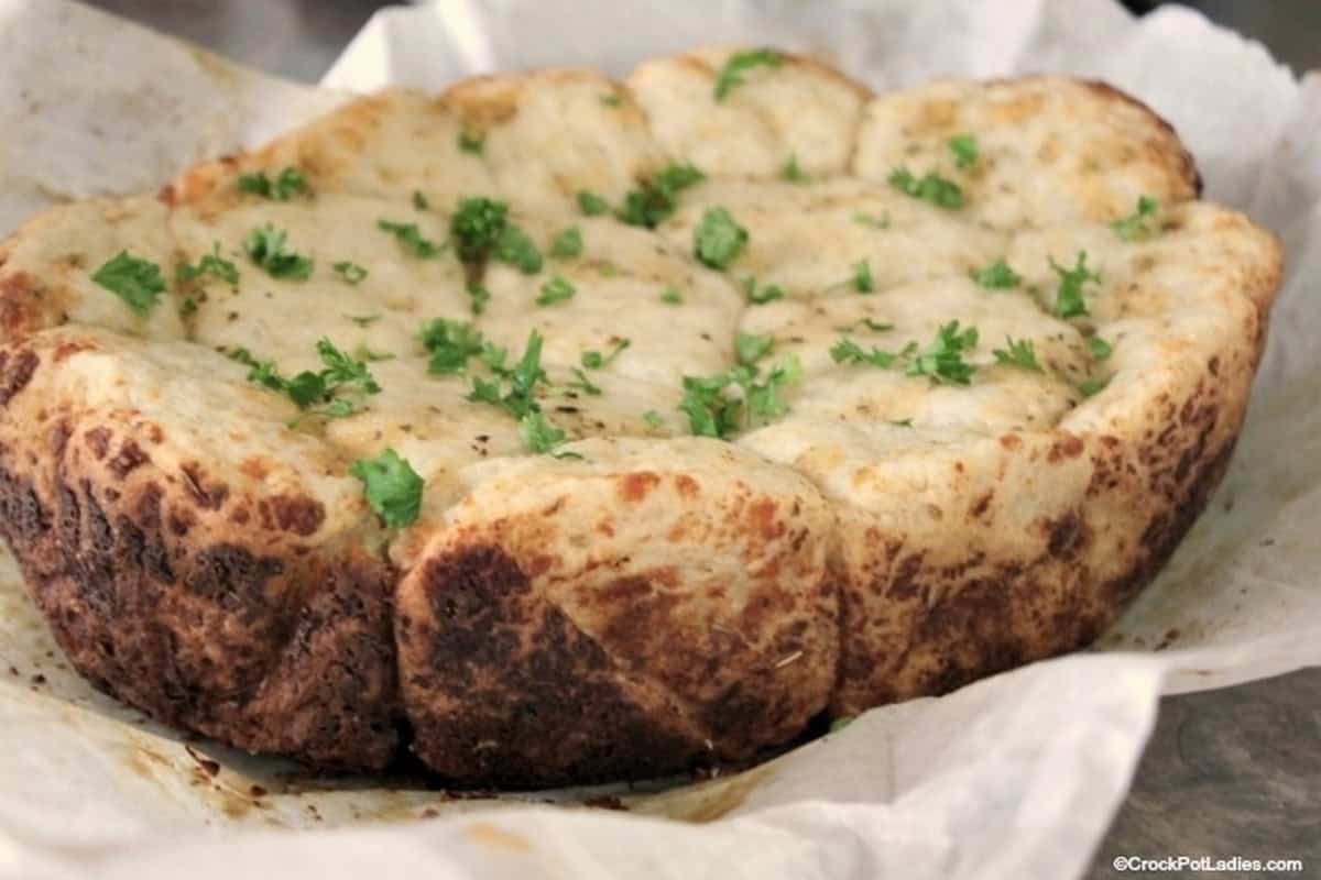 Crockpot Cheesy Garlic Pull Apart Bread