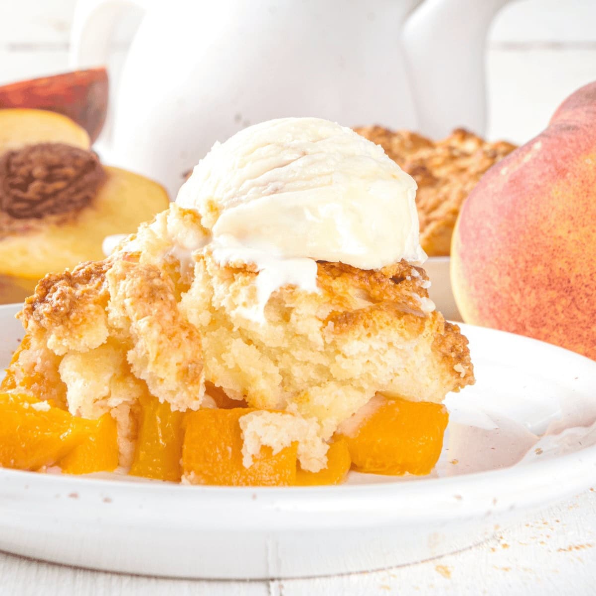 Crockpot Peach Cobbler