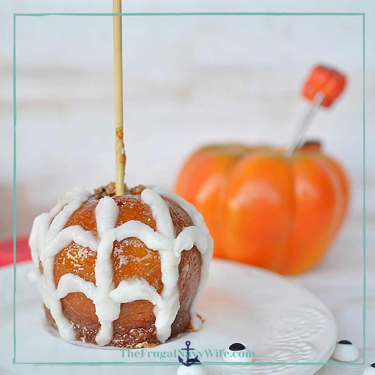 Easy Halloween Caramel Apples Easy Halloween Caramel Apples