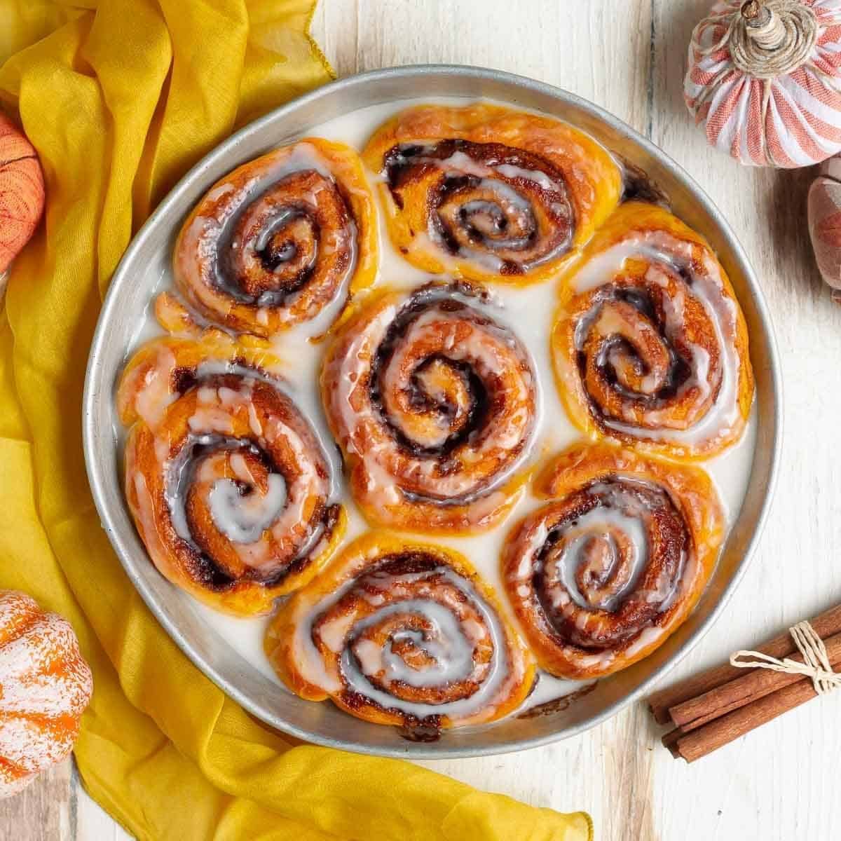Easy Pumpkin Cinnamon Rolls Recipe Easy Pumpkin Cinnamon Rolls Recipe