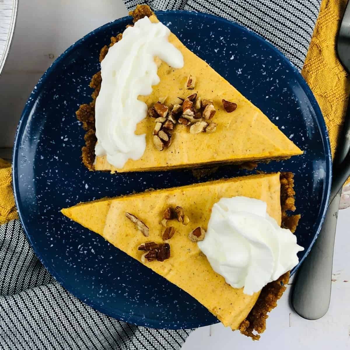 Festive Pumpkin Chiffon Pie Festive Pumpkin Chiffon Pie