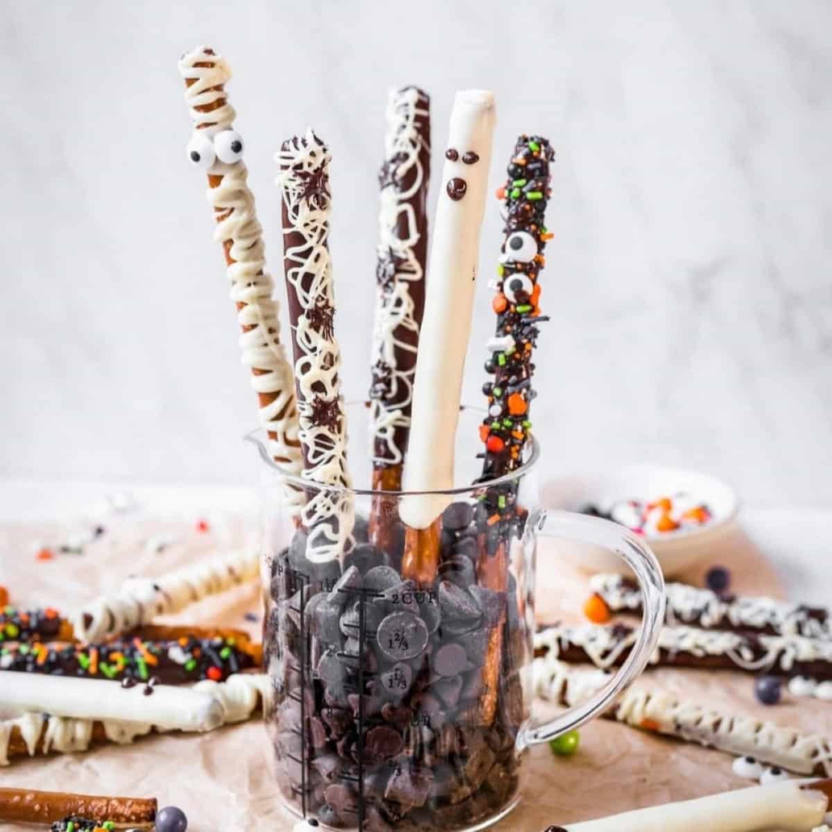 Halloween Chocolate Pretzel Rods Halloween Chocolate Pretzel Rods