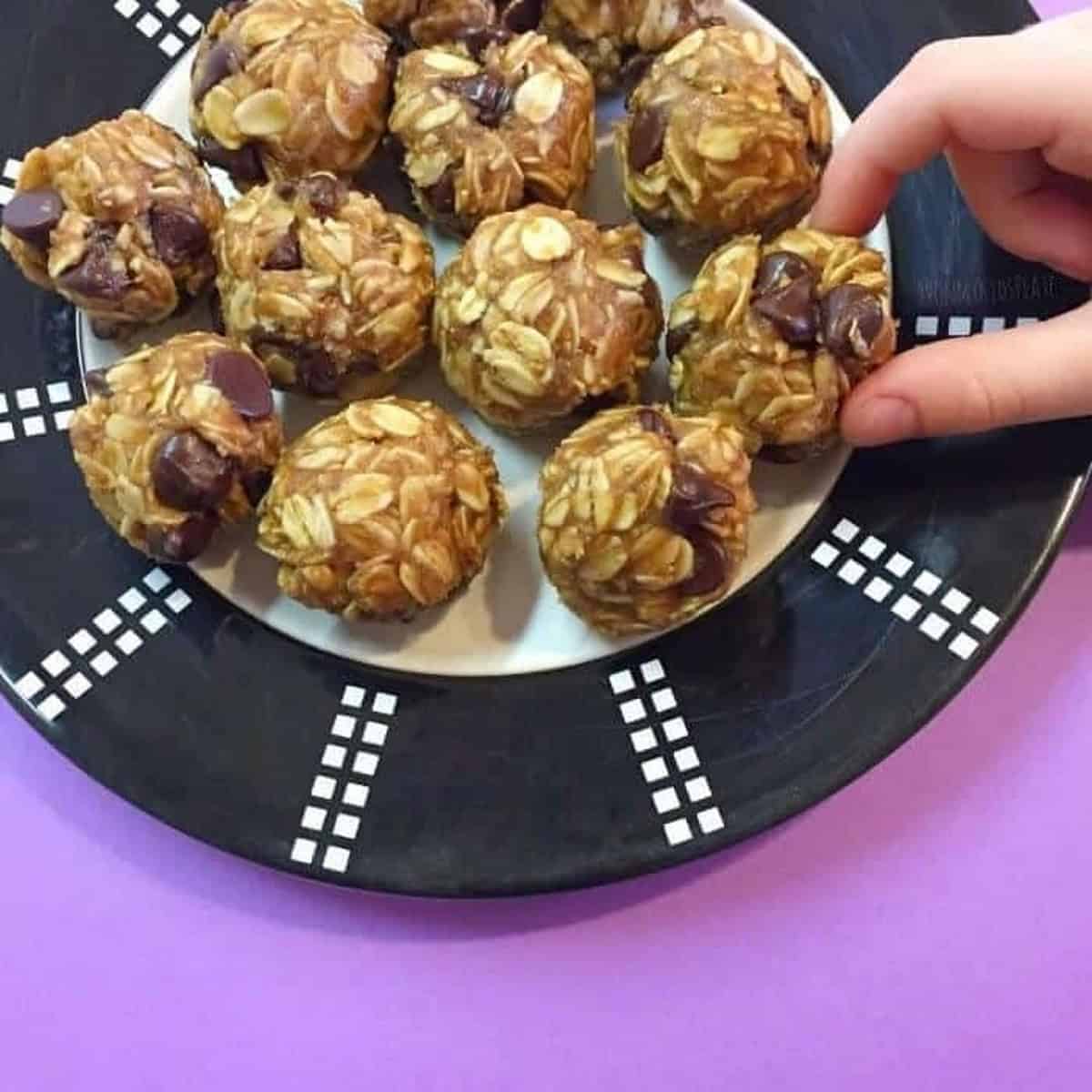 No Bake Chocolate Chip Energy Bites